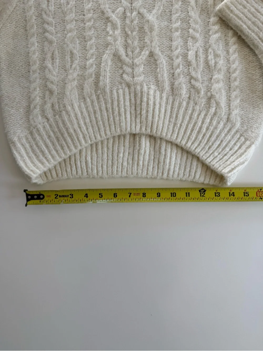 Forever 21 Cropped Sweater Women’s M Off White Cable Knit Mock Neck Oversized